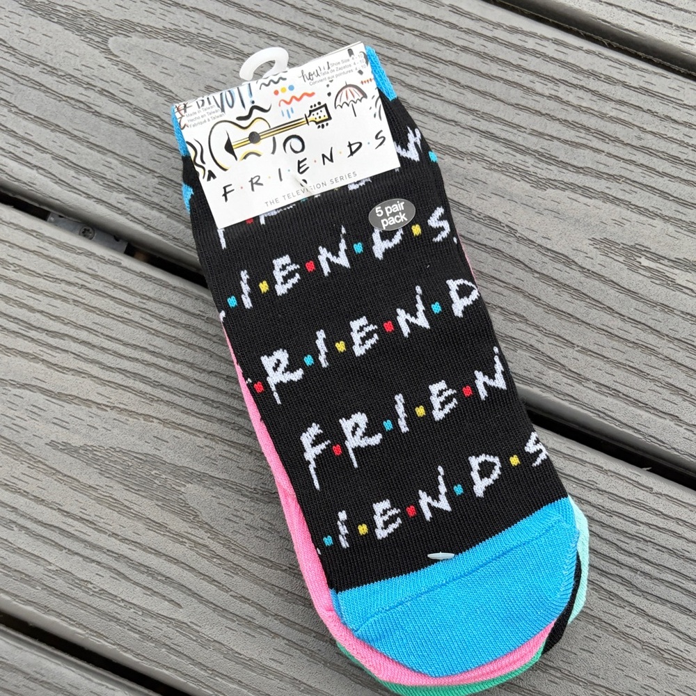 ☀️ FRIENDS Vibrant Ankle Socks